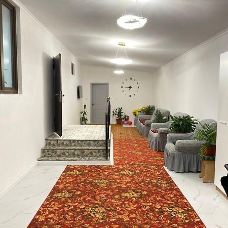Guest House Glover Karakol Εξωτερικό φωτογραφία