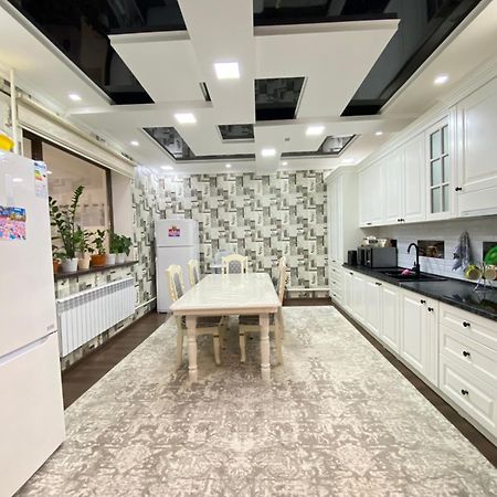 Guest House Glover Karakol Εξωτερικό φωτογραφία