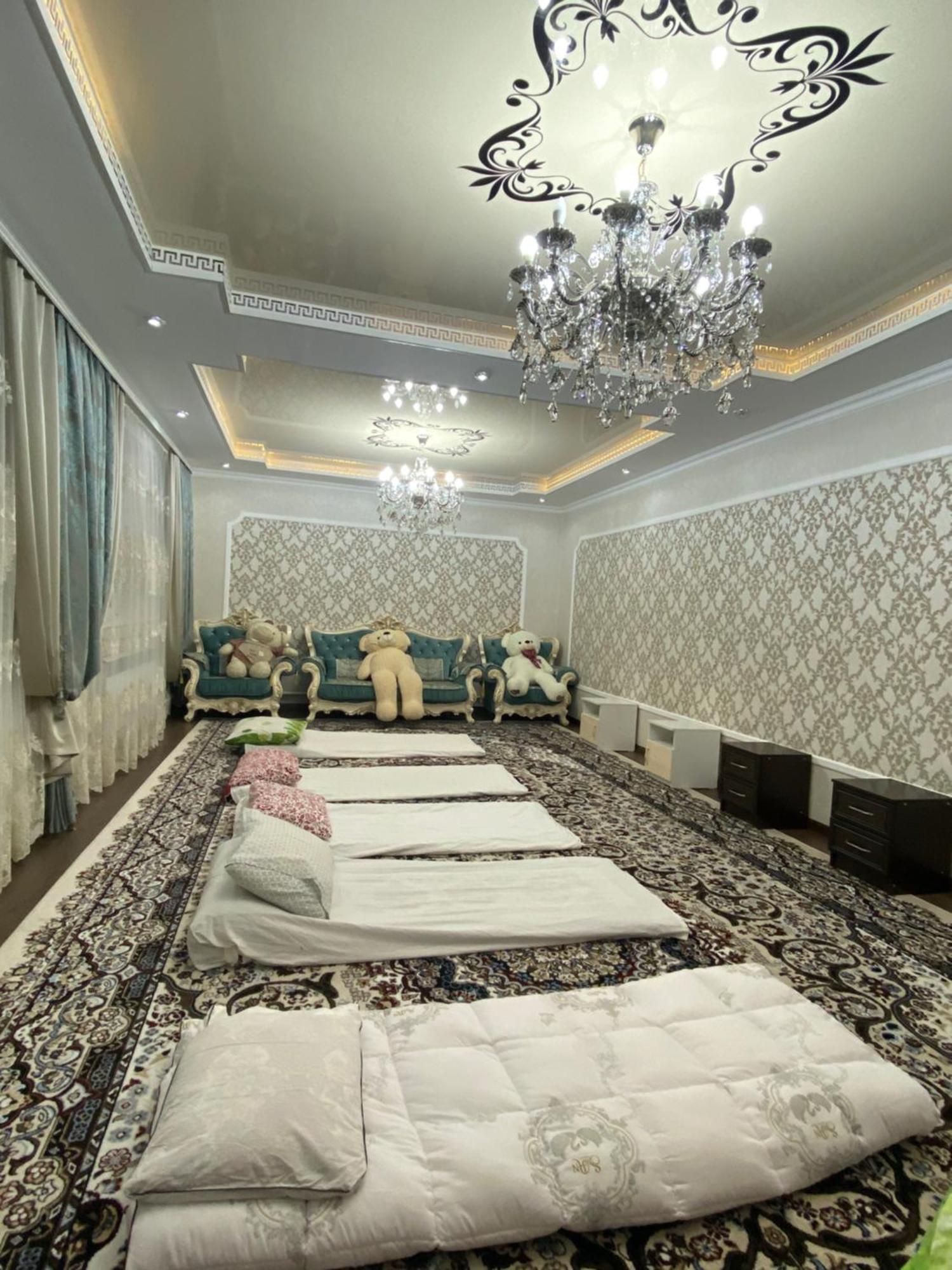 Guest House Glover Karakol Εξωτερικό φωτογραφία