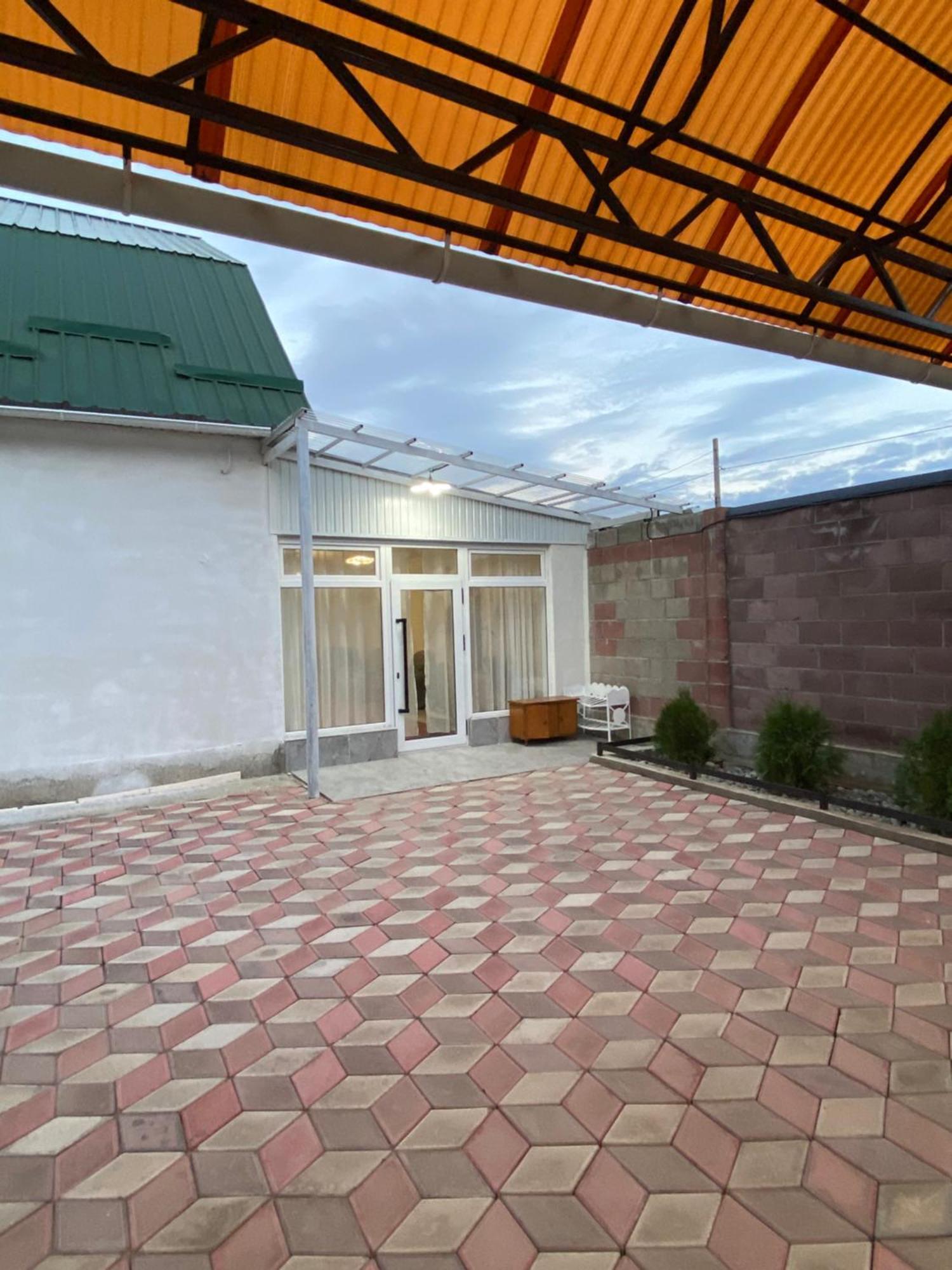 Guest House Glover Karakol Εξωτερικό φωτογραφία